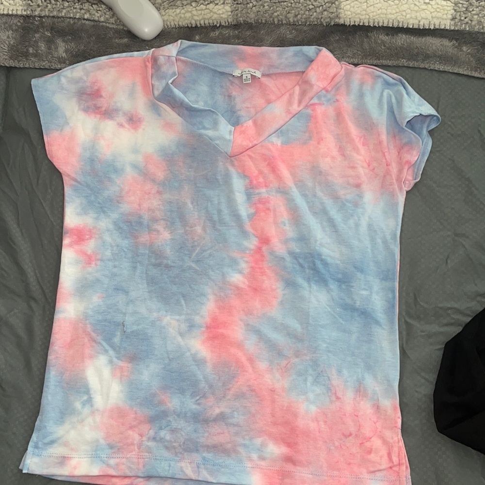 S white Perch pink and blue tie-dye V-neck shirt